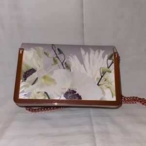 Ted baker small shoulder bag, golden chain.
